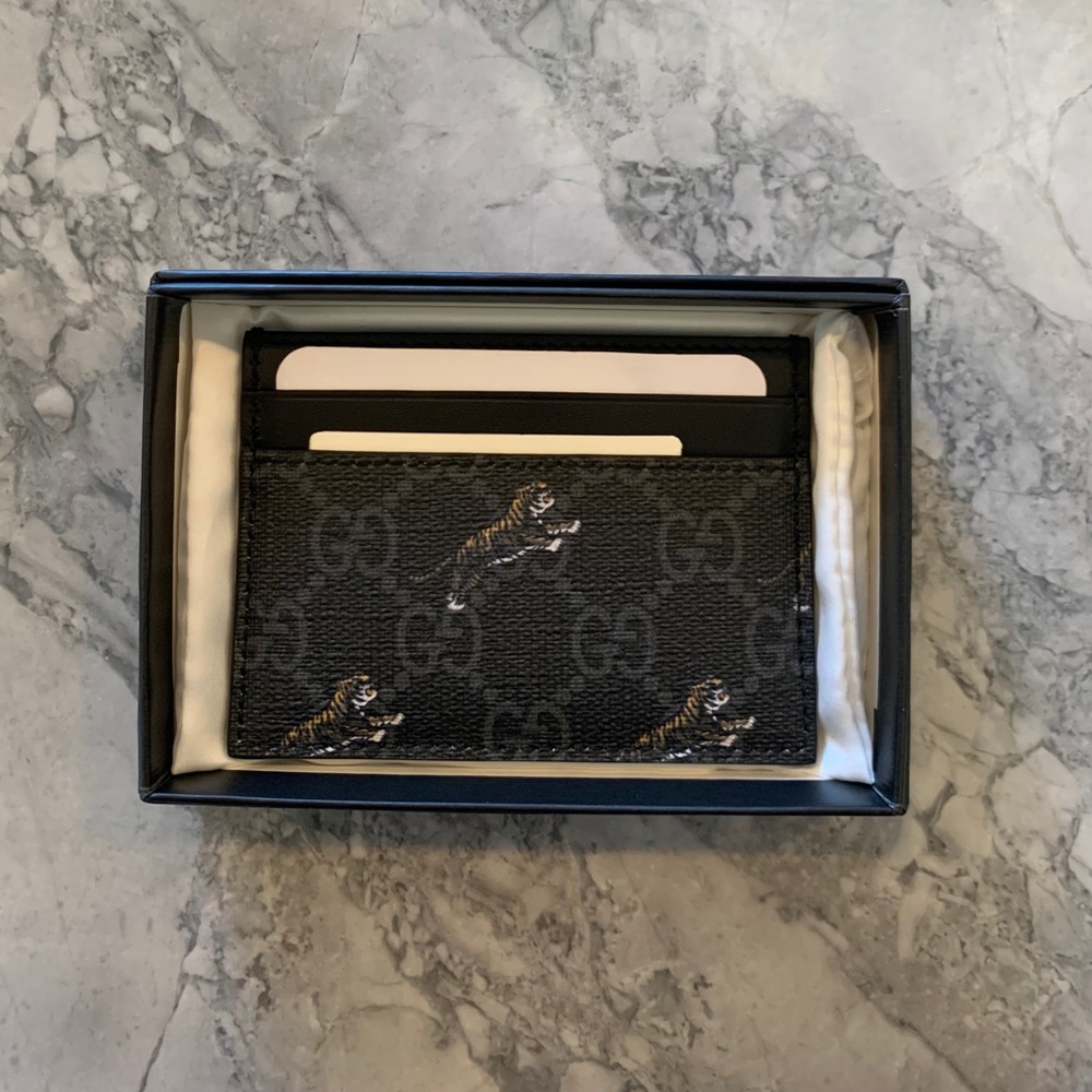 GUCCI card case with tiger print